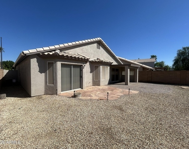 1671 W Princeton Avenue - Photo Thumbnail 29