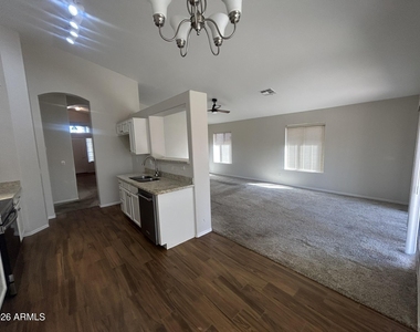 1671 W Princeton Avenue - Photo Thumbnail 10