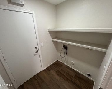 1671 W Princeton Avenue - Photo Thumbnail 12