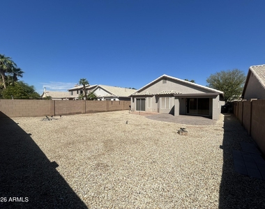 1671 W Princeton Avenue - Photo Thumbnail 28