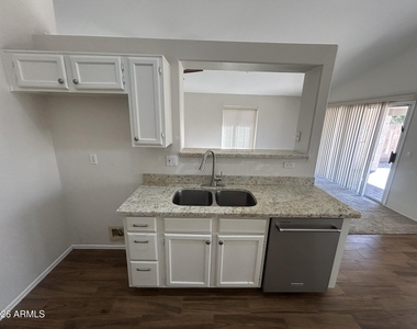 1671 W Princeton Avenue - Photo Thumbnail 6