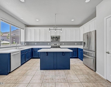 6410 W Hackamore Drive - Photo Thumbnail 15