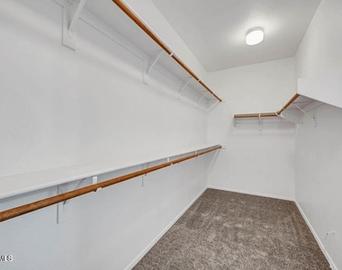 6410 W Hackamore Drive - Photo Thumbnail 35