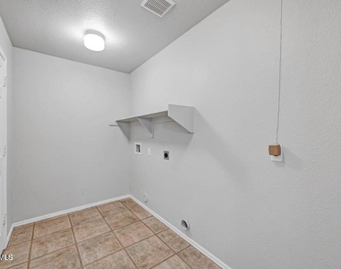 6410 W Hackamore Drive - Photo Thumbnail 30