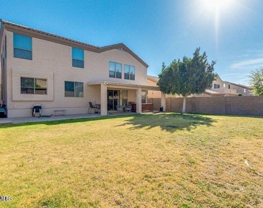 6410 W Hackamore Drive - Photo Thumbnail 2