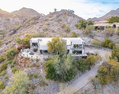 7044 N Hillside Drive - Photo Thumbnail 4