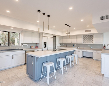 7044 N Hillside Drive - Photo Thumbnail 25
