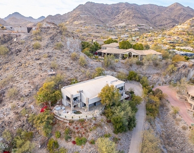 7044 N Hillside Drive - Photo Thumbnail 3