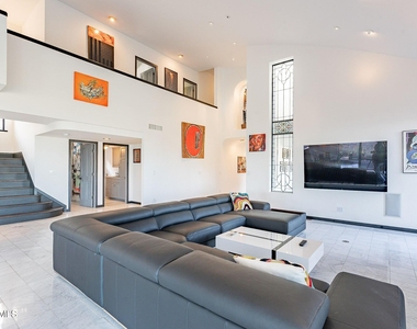 7044 N Hillside Drive - Photo Thumbnail 14