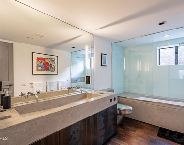 7044 N Hillside Drive - Photo Thumbnail 38
