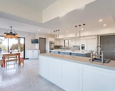 7044 N Hillside Drive - Photo Thumbnail 21
