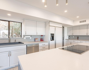 7044 N Hillside Drive - Photo Thumbnail 28