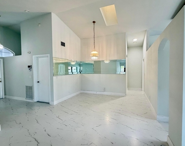 5305 Nw 54th Street Nw - Photo Thumbnail 10