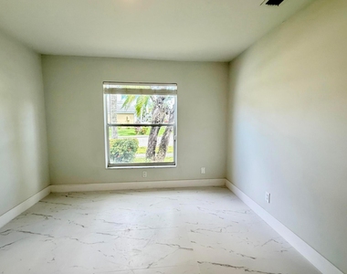 5305 Nw 54th Street Nw - Photo Thumbnail 8