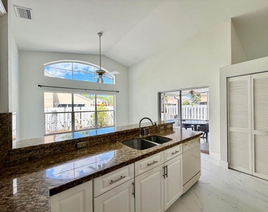 5305 Nw 54th Street Nw - Photo Thumbnail 16