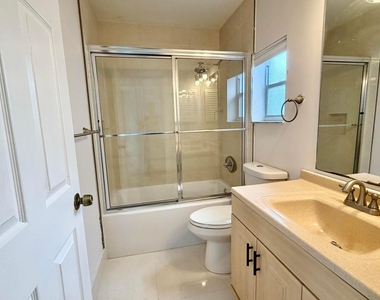 5305 Nw 54th Street Nw - Photo Thumbnail 5