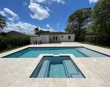 1564 Sw 28th Terrace - Photo Thumbnail 24
