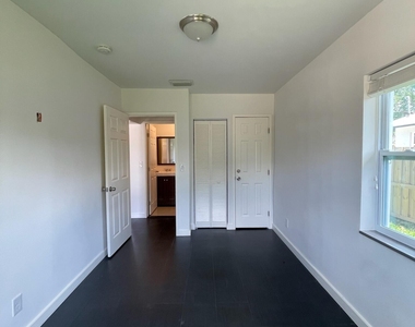 1564 Sw 28th Terrace - Photo Thumbnail 20