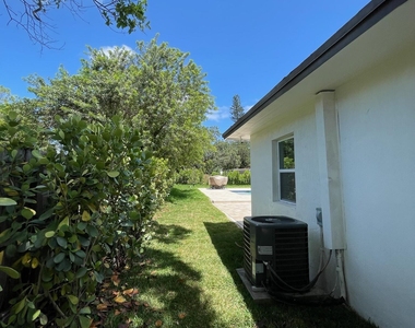 1564 Sw 28th Terrace - Photo Thumbnail 29