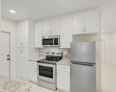1615 S Federal Highway - Photo Thumbnail 8