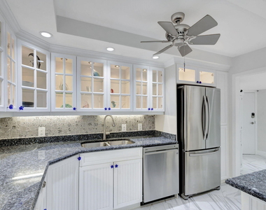 5420 N Ocean Drive - Photo Thumbnail 4