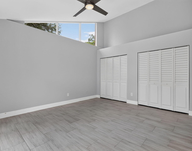 1050 Summit Place Circle - Photo Thumbnail 6