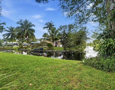 9240 Nw 14th Street - Photo Thumbnail 24