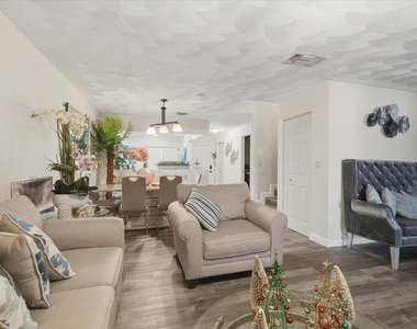9240 Nw 14th Street - Photo Thumbnail 9