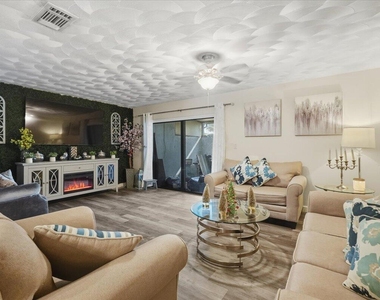 9240 Nw 14th Street - Photo Thumbnail 7