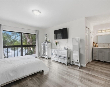 9240 Nw 14th Street - Photo Thumbnail 14