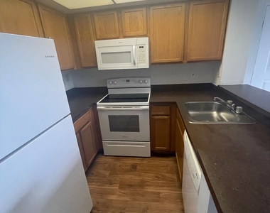 718 Executive Center Drive - Photo Thumbnail 1