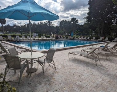 3150 N Palm Aire Drive - Photo Thumbnail 14