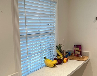 3150 N Palm Aire Drive - Photo Thumbnail 4