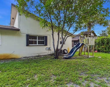 3200 Nw 5th Terrace - Photo Thumbnail 37