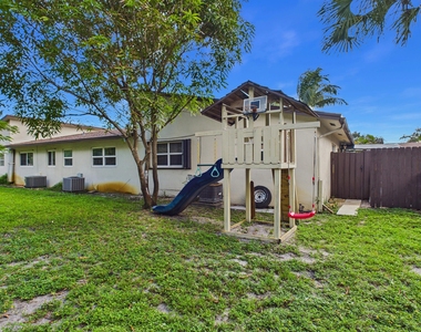 3200 Nw 5th Terrace - Photo Thumbnail 36