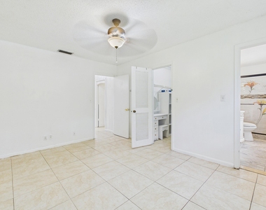 3200 Nw 5th Terrace - Photo Thumbnail 19