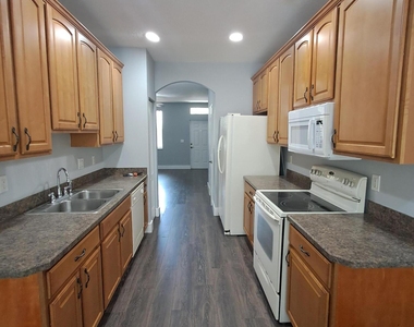 2155 Se Eatonville Drive - Photo Thumbnail 8