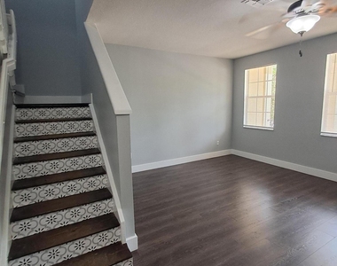 2155 Se Eatonville Drive - Photo Thumbnail 4