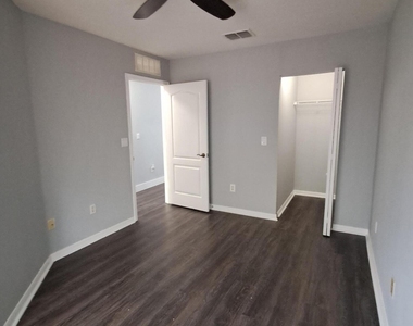 2155 Se Eatonville Drive - Photo Thumbnail 17
