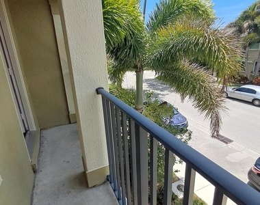 2155 Se Eatonville Drive - Photo Thumbnail 35