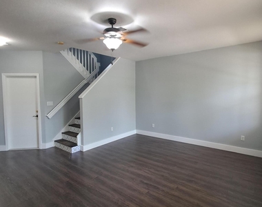 2155 Se Eatonville Drive - Photo Thumbnail 2
