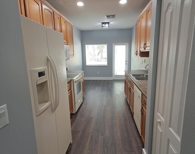 2155 Se Eatonville Drive - Photo Thumbnail 6