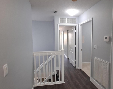 2155 Se Eatonville Drive - Photo Thumbnail 12