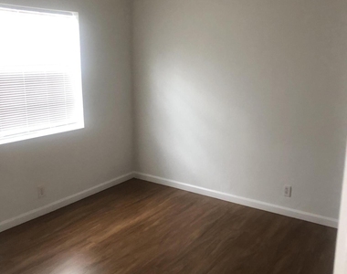 1307 Lucerne Avenue - Photo Thumbnail 4