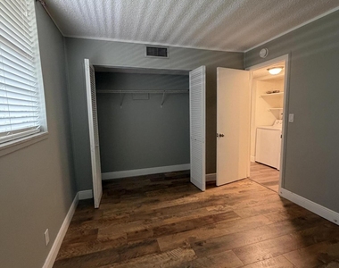 7173 Orange Drive - Photo Thumbnail 21