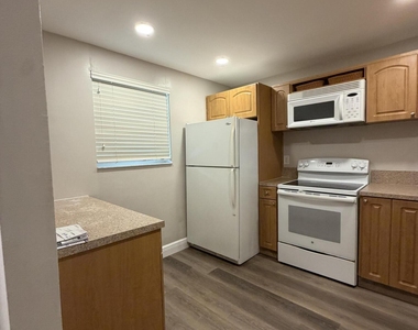 7173 Orange Drive - Photo Thumbnail 4