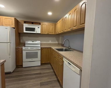 7173 Orange Drive - Photo Thumbnail 5