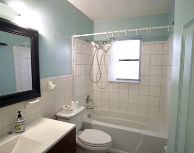 205 Ne 3rd Street - Photo Thumbnail 5