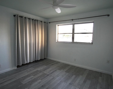 205 Ne 3rd Street - Photo Thumbnail 11