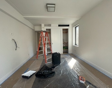 East 37th Street by Lexington Avenue - Photo Thumbnail 3